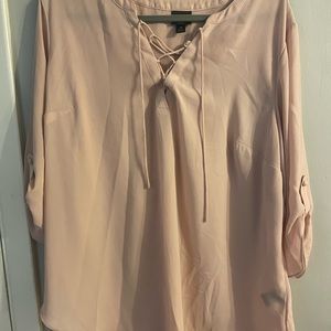 Worthington- Blush top- high low length- crisscross neck- 3/4 button sleeve